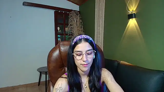 Snapshot of DanielaMonroe chatting on 10-20-25, 08:42 DanielaMonroe online show from 10-20-25, 08:42