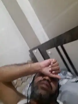 Snapshot of Hot-boy077 chatting on 09-08-25, 05:01 Hot-boy077 online show from 09-08-25, 05:01