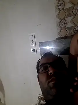 Snapshot of Hot-boy077 chatting on 10-18-25, 07:14 Hot-boy077 online show from 10-18-25, 07:14