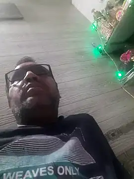 Snapshot of Hot-boy077 chatting on 10-27-25, 03:38 Hot-boy077 online show from 10-27-25, 03:38