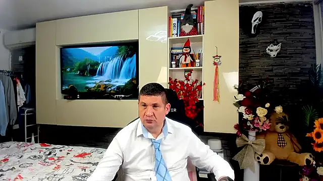 SpartacusDaddy48 online show from 04-12-26, 02:44