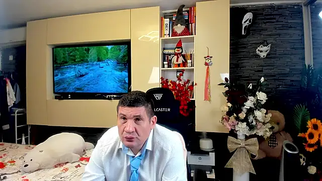 SpartacusDaddy48 online show from 04-16-26, 08:42