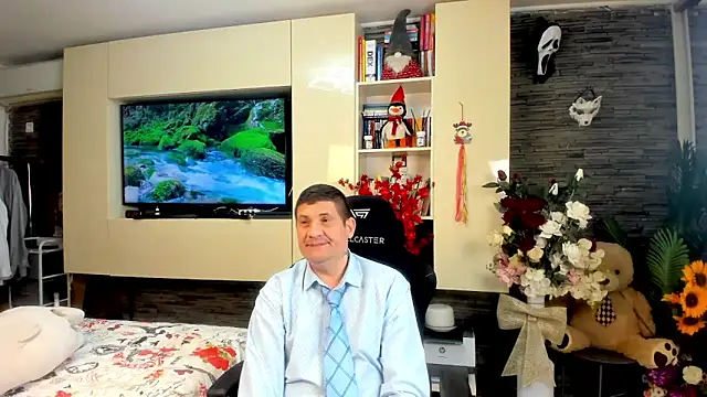 SpartacusDaddy48 online show from 04-22-26, 06:53