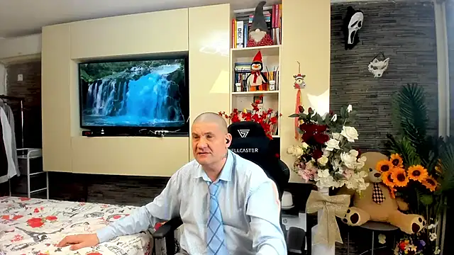 Snapshot of SpartacusDaddy48 chatting on 04-29-26, 10:30 SpartacusDaddy48 online show from 04-29-26, 10:30