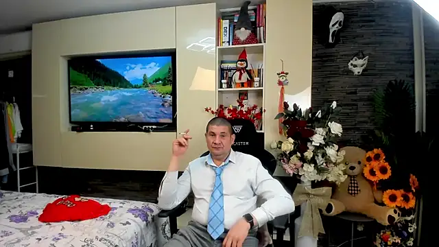 Snapshot of SpartacusDaddy48 chatting on 05-08-26, 02:39 SpartacusDaddy48 online show from 05-08-26, 02:39