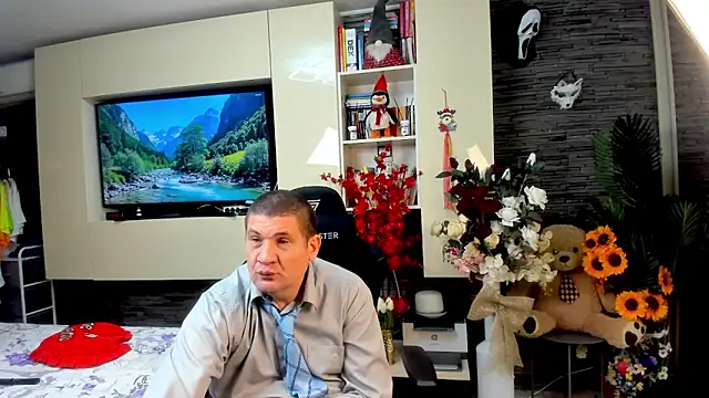 Snapshot of SpartacusDaddy48 chatting on 05-16-26, 07:34 SpartacusDaddy48 online show from 05-16-26, 07:34