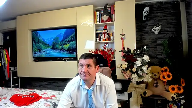 Snapshot of SpartacusDaddy48 chatting on 05-30-26, 02:19 SpartacusDaddy48 online show from 05-30-26, 02:19