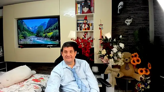 Snapshot of SpartacusDaddy48 chatting on 06-11-26, 12:32 SpartacusDaddy48 online show from 06-11-26, 12:32