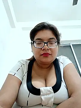 Elie couple143 online show from 12-17-25, 06:47