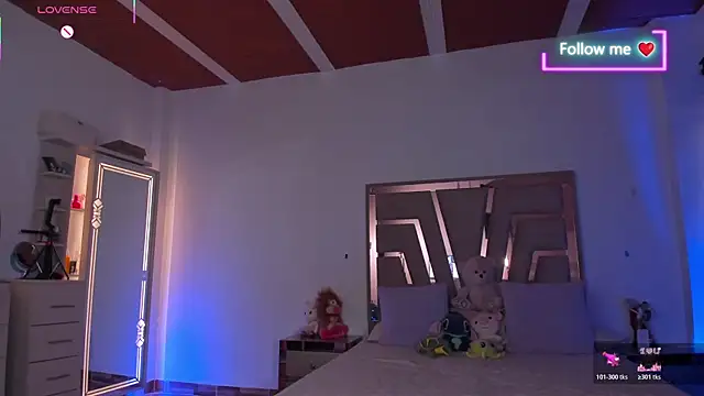 Snapshot of lunaarose chatting on 05-27-26, 02:47 lunaarose online show from 05-27-26, 02:47