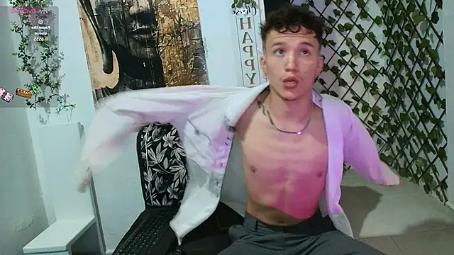 Snapshot of Patrick_phoenix chatting on 11-12-25, 04:57 Patrick phoenix online show from 11-12-25, 04:57