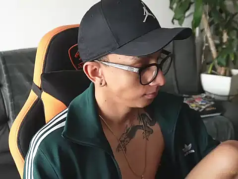 Snapshot of Vbenz28 chatting on 01-10-26, 03:14 Vbenz28 online show from 01-10-26, 03:14