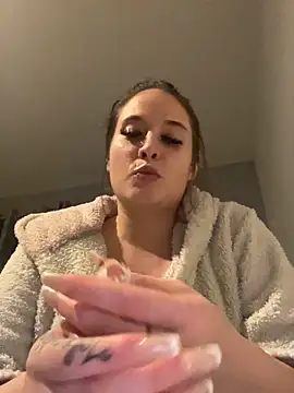 Snapshot of LollyLove_ chatting on 02-21-26, 07:04 LollyLove online show from 02-21-26, 07:04