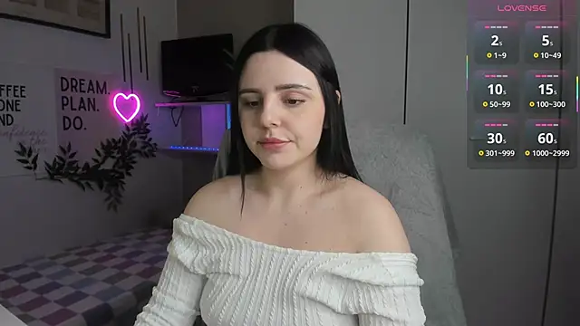 LiaWoow online show from 11-11-25, 02:39