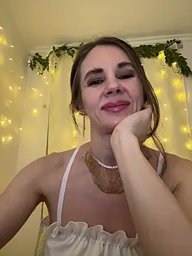 LucieMack online show from 04-20-26, 07:26