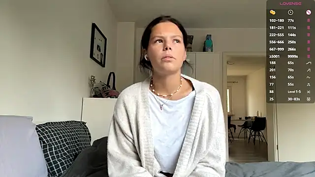 MaydaCornwall online show from 10-10-25, 07:07