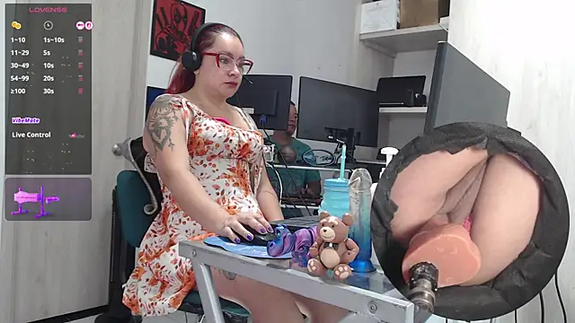leidydi223 online show from 11-21-25, 02:27