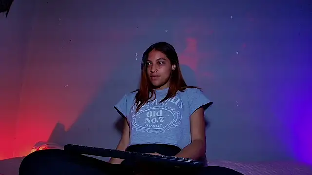 Snapshot of m_rosee chatting on 11-07-25, 12:27 m rosee online show from 11-07-25, 12:27