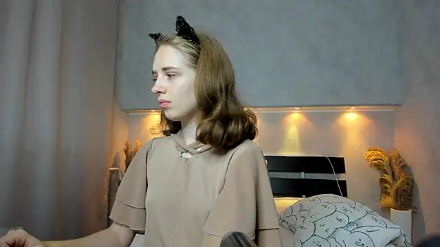 Camilla Kelly online show from 09-18-25, 12:12