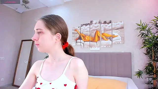 Camilla Kelly online show from 05-12-26, 01:03