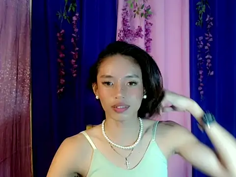 Snapshot of cyd_twink chatting on 09-14-25, 01:43 cyd twink online show from 09-14-25, 01:43