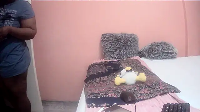 HUGEASSXXXXX online show from 09-10-25, 02:00