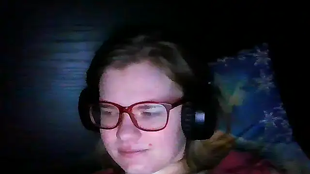 Snapshot of Moonolighta chatting on 11-07-25, 03:56 Moonolighta online show from 11-07-25, 03:56