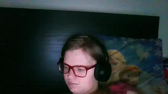 Snapshot of Moonolighta chatting on 11-08-25, 01:22 Moonolighta online show from 11-08-25, 01:22