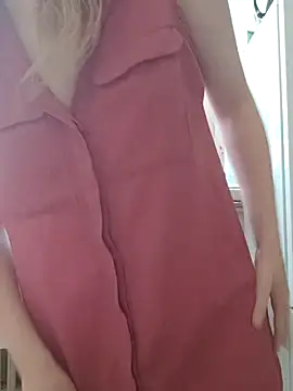 Snapshot of Moonolighta chatting on 11-11-25, 10:04 Moonolighta online show from 11-11-25, 10:04