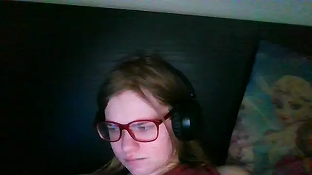 Snapshot of Moonolighta chatting on 12-01-25, 12:43 Moonolighta online show from 12-01-25, 12:43