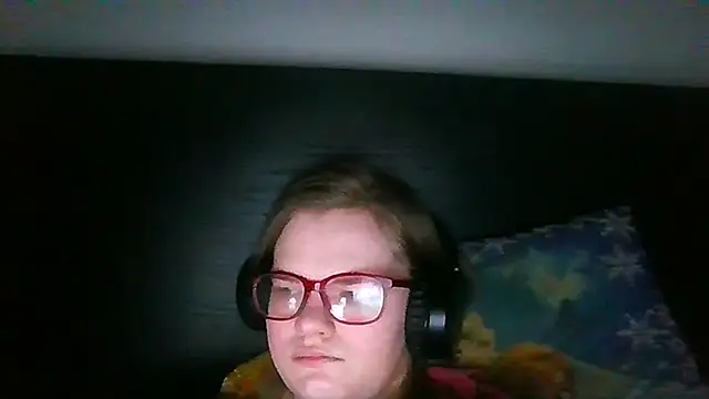 Snapshot of Moonolighta chatting on 12-22-25, 12:57 Moonolighta online show from 12-22-25, 12:57