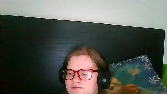 Snapshot of Moonolighta chatting on 02-02-26, 09:30 Moonolighta online show from 02-02-26, 09:30