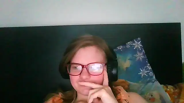 Snapshot of Moonolighta chatting on 03-03-26, 11:05 Moonolighta online show from 03-03-26, 11:05