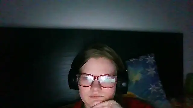 Snapshot of Moonolighta chatting on 03-14-26, 04:12 Moonolighta online show from 03-14-26, 04:12