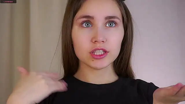 EthalFlowers online show from 12-17-25, 11:33