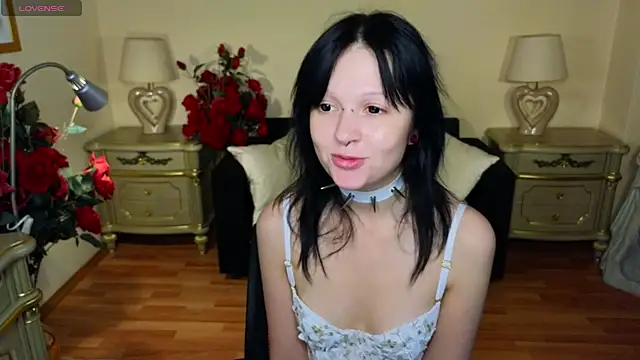 mimi purrs online show from 10-01-25, 04:40