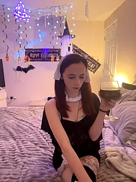 NaughtyLittleLouise online show from 10-25-25, 10:04