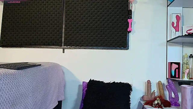 karlamoon23 online show from 03-28-26, 08:52