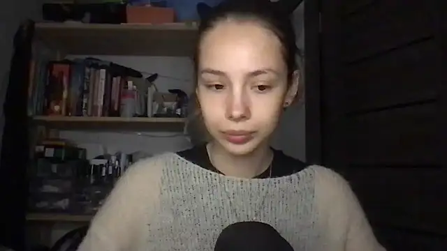 Snapshot of Yuna5343 chatting on 11-11-25, 10:21 Yuna5343 online show from 11-11-25, 10:21