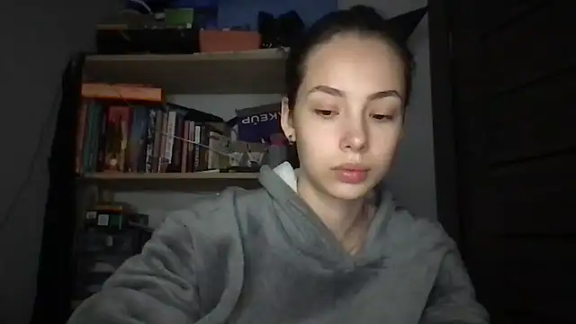 Snapshot of Yuna5343 chatting on 11-18-25, 11:48 Yuna5343 online show from 11-18-25, 11:48