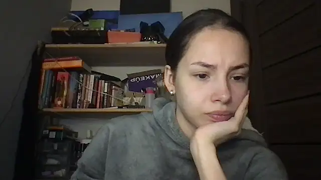 Snapshot of Yuna5343 chatting on 11-19-25, 08:42 Yuna5343 online show from 11-19-25, 08:42