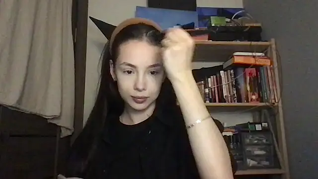 Snapshot of Yuna5343 chatting on 11-25-25, 08:09 Yuna5343 online show from 11-25-25, 08:09