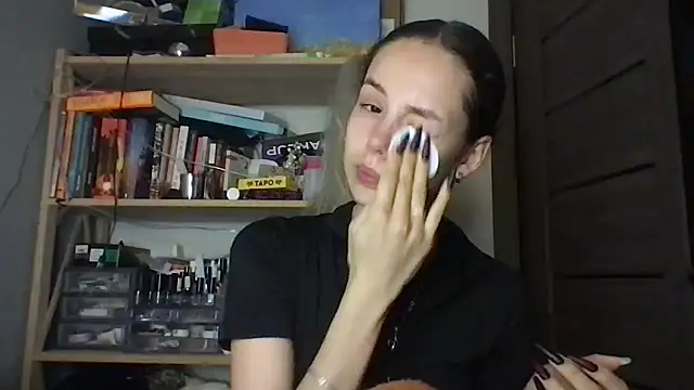 Snapshot of Yuna5343 chatting on 12-04-25, 08:17 Yuna5343 online show from 12-04-25, 08:17