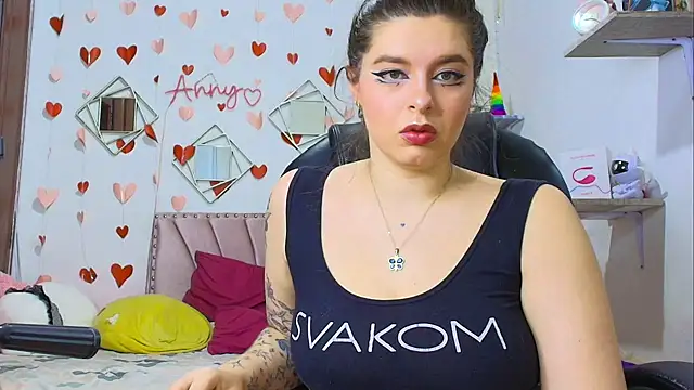 Snapshot of Anny_Hurtado chatting on 10-16-25, 06:14 Anny Hurtado online show from 10-16-25, 06:14