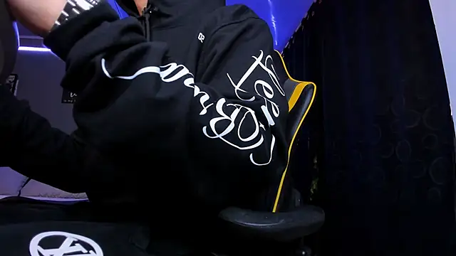 alexgiraldo   online show from 12-04-25, 12:25