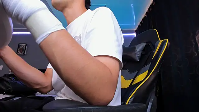 alexgiraldo   online show from 12-05-25, 08:16