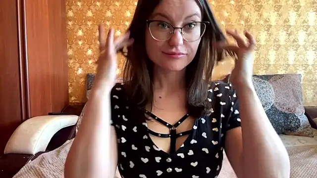 mia shine bright wow online show from 12-01-25, 04:06