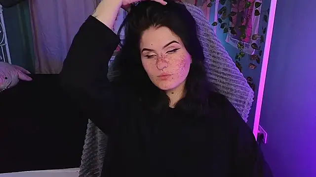 Snapshot of Dark_Shine chatting on 10-14-25, 05:41 Dark Shine online show from 10-14-25, 05:41