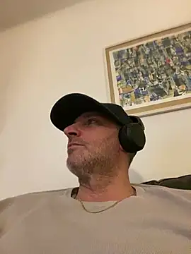 Maurinho3005 online show from 04-15-26, 10:10