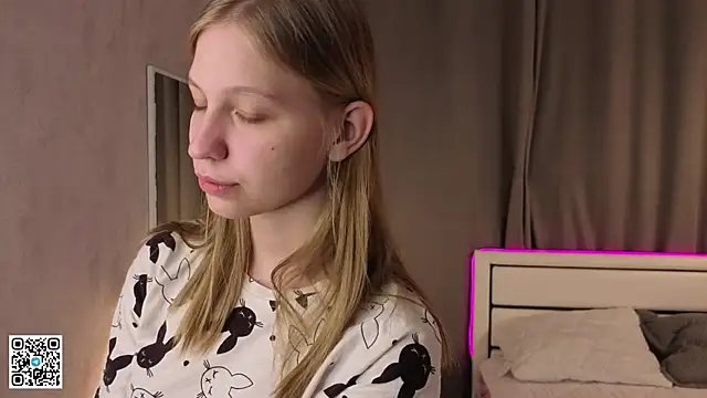 LynneHaviland online show from 09-15-25, 06:08